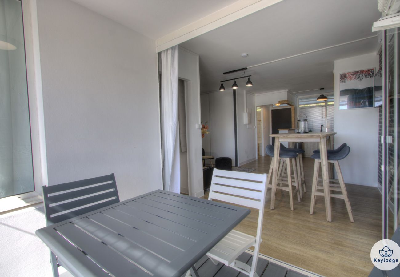 Apartment in Saint Denis - T2 – Black & Wood 3*** - 45m2 – 5min from city center - Saint-Denis