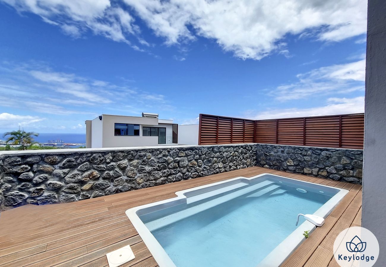 House in LA POSSESSION - Villa Koméla – with swimming pool and ocean view – La Possession