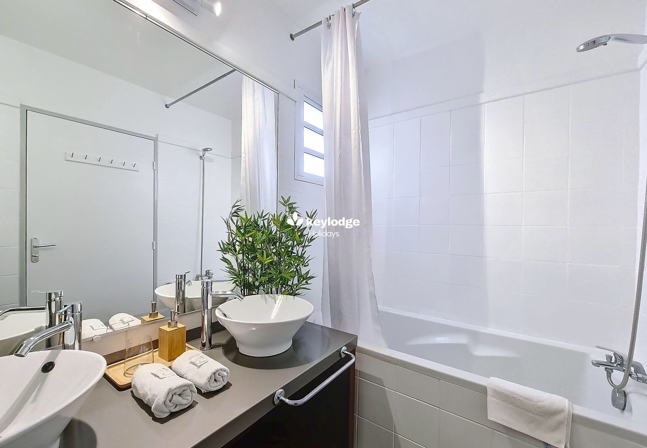 Apartment in Saint Pierre - Douceur Exotique – T3 with shared swimming pool - Saint-Pierre dowtown