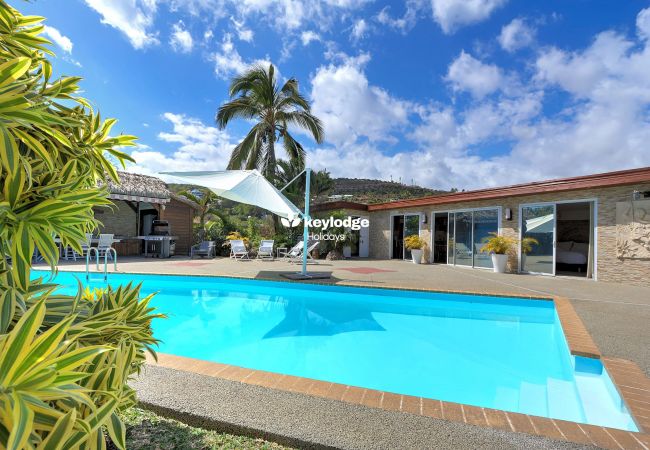 Villa/Dettached house in Saint-Gilles les Bains - Chez Jab villa – with swimming pool,  2 minutes from the beach of Boucan Canot