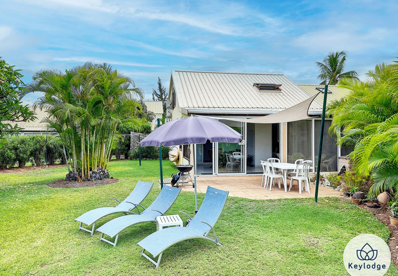 Maison à Saint-Gilles les Bains - Villa Navis*** –  avec piscine commune – pieds dans l’eau à Saint-Gilles