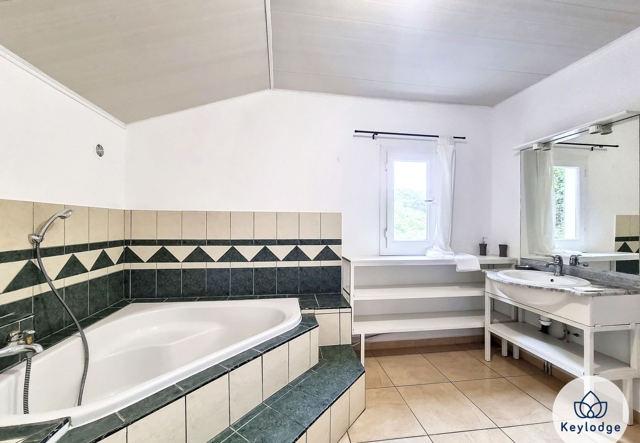 Maison à SAINT-LOUIS - Villa Scholastie – 104 m² avec jacuzzi – Saint-Louis