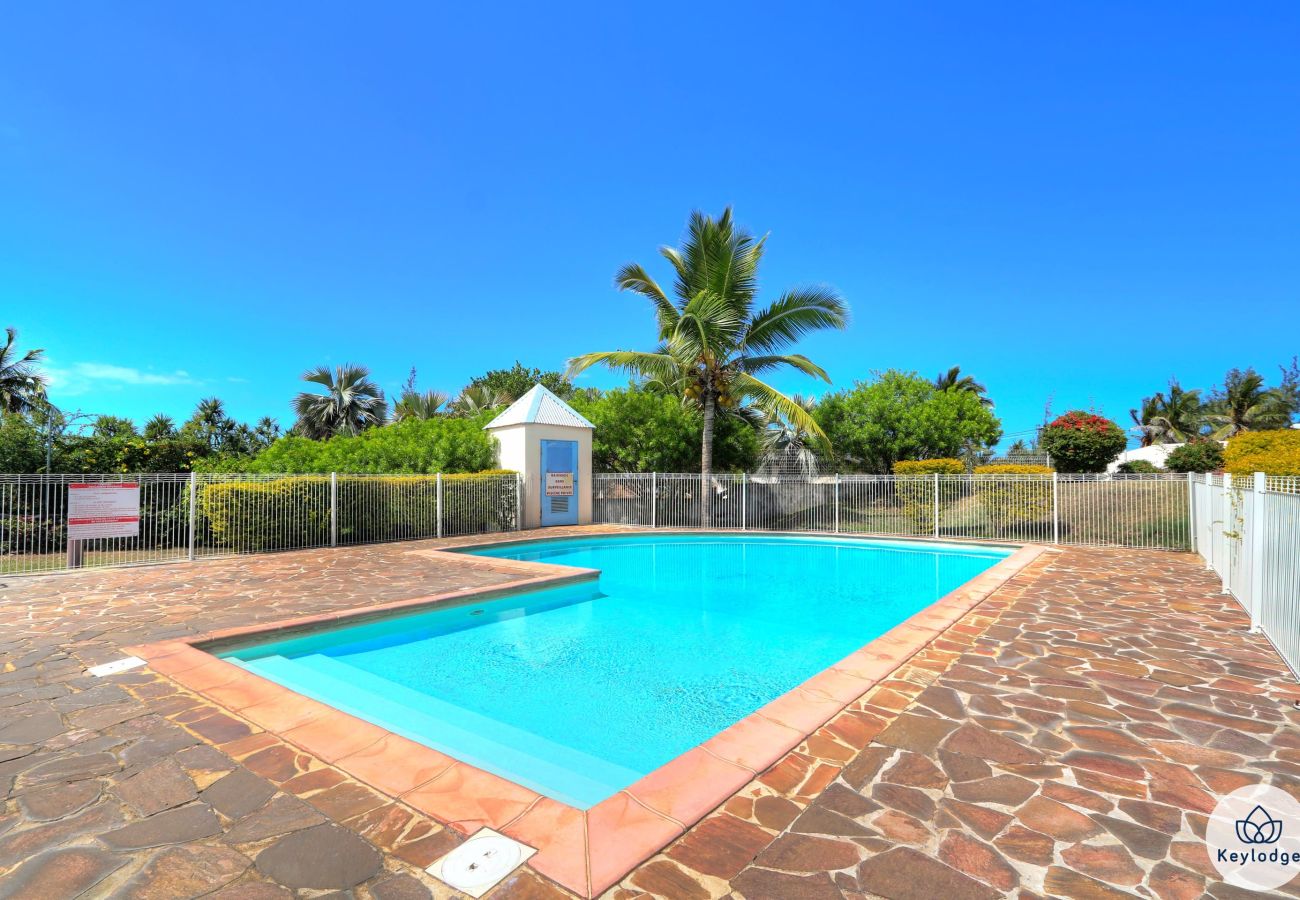 Studio à Saint-Gilles les Bains - Beauté, studio de 31 m² avec piscine commune, à la Saline-les-bains