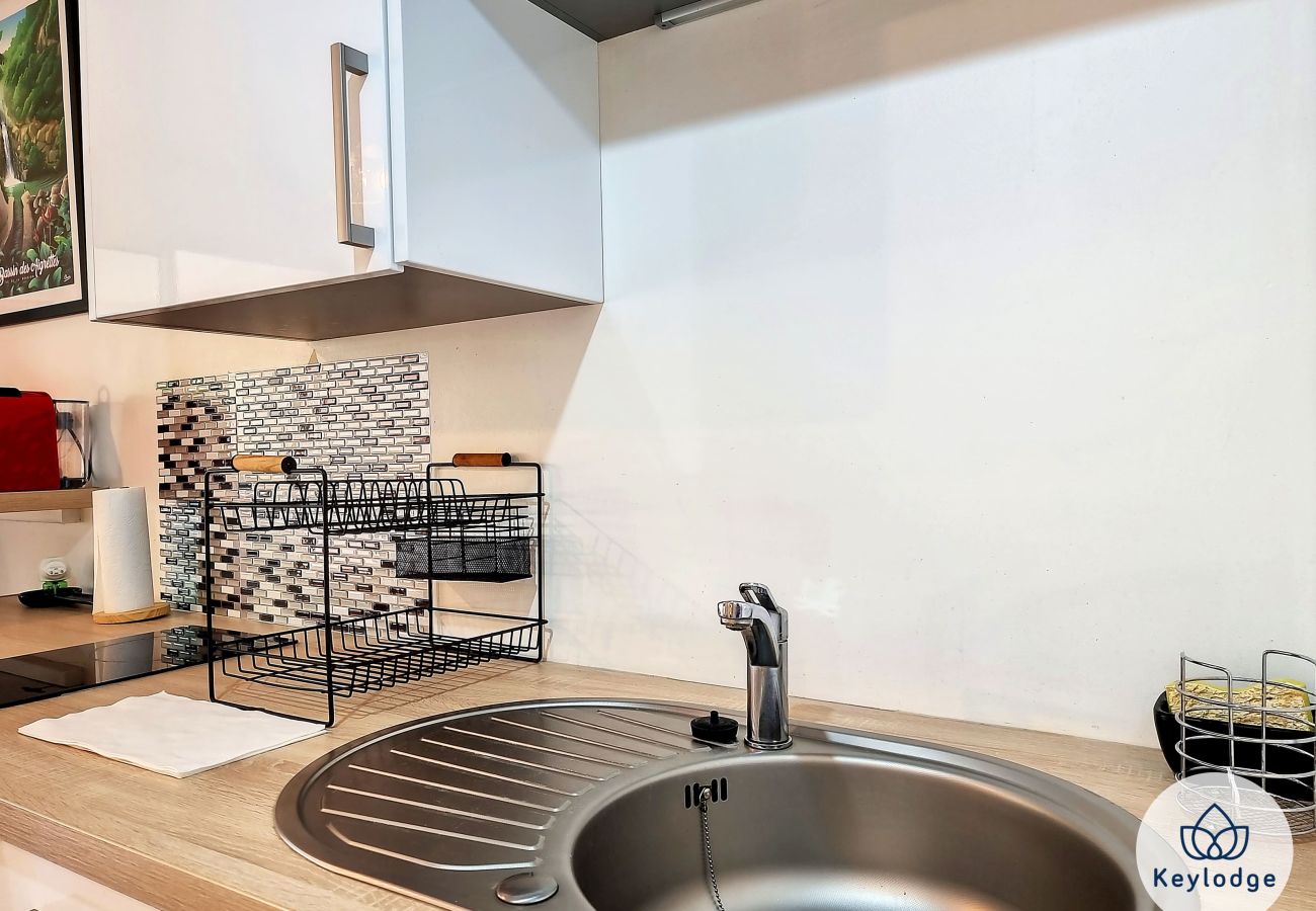 Studio à Saint-Gilles les Bains - Beauté, studio de 31 m² avec piscine commune, à la Saline-les-bains