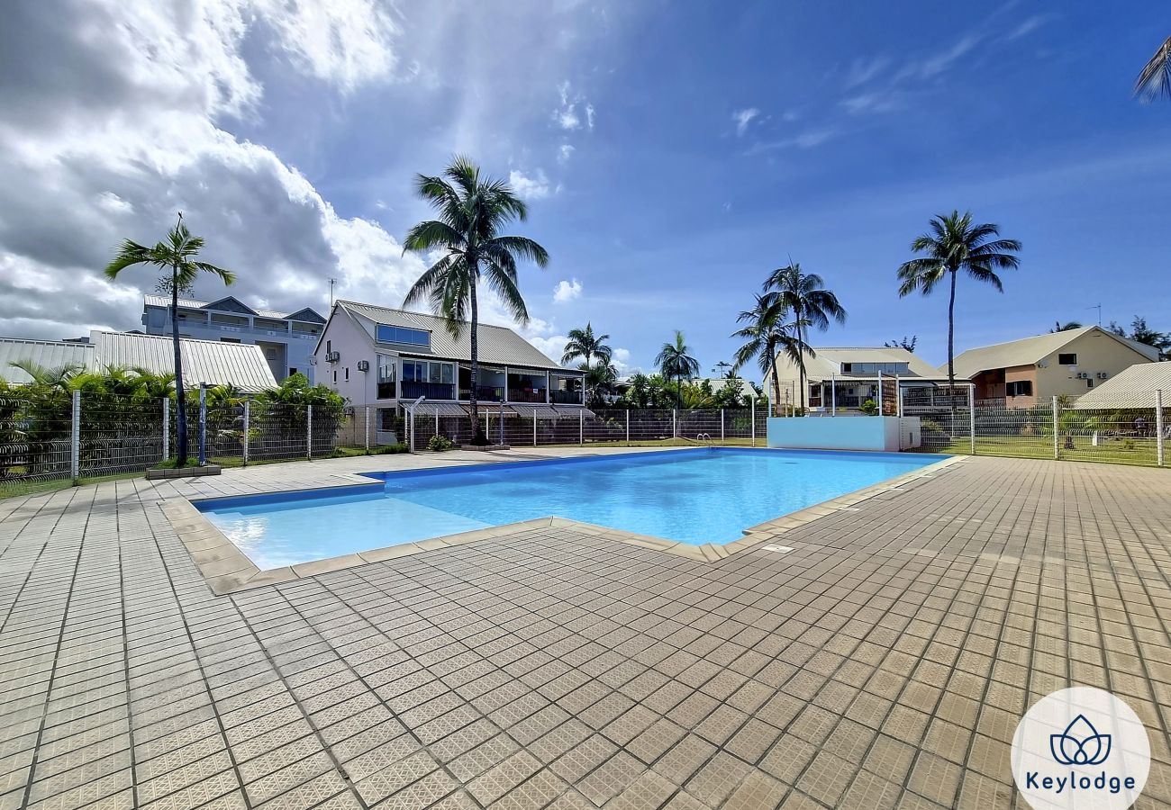 Maison à Saint-Gilles les Bains - Villa Navis*** –  avec piscine commune – pieds dans l’eau à Saint-Gilles