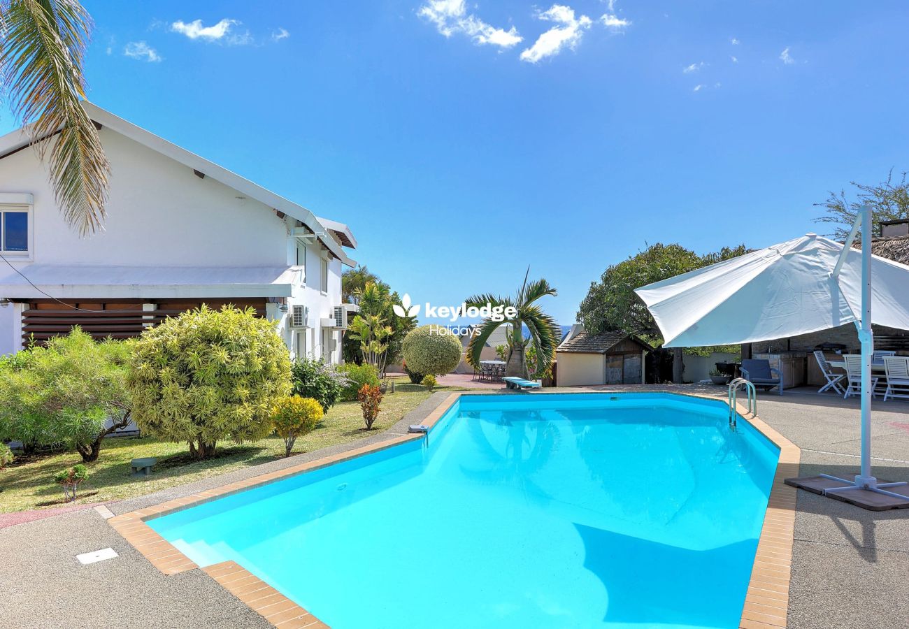 Maison à Saint-Gilles les Bains - Chez Jab villa – avec piscine, à 2 min de la plage de Boucan Canot